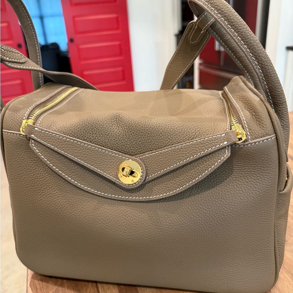 Large Lindy Style Shoulder Bag